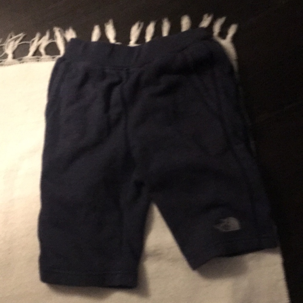 Boys 10/12 north face shorts